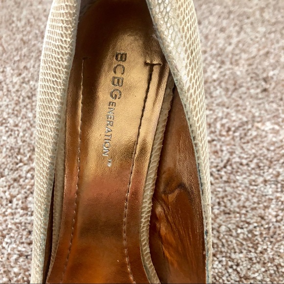 BCBG Parade Suede Nude Platform Pumps Heels 8.5 38 - Picture 4 of 5